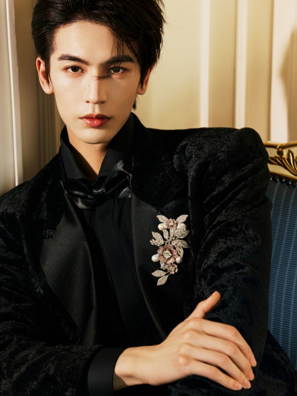 Zhang Linghe Editorial Persona